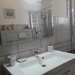 Happy Holidays Welcome 公寓 *